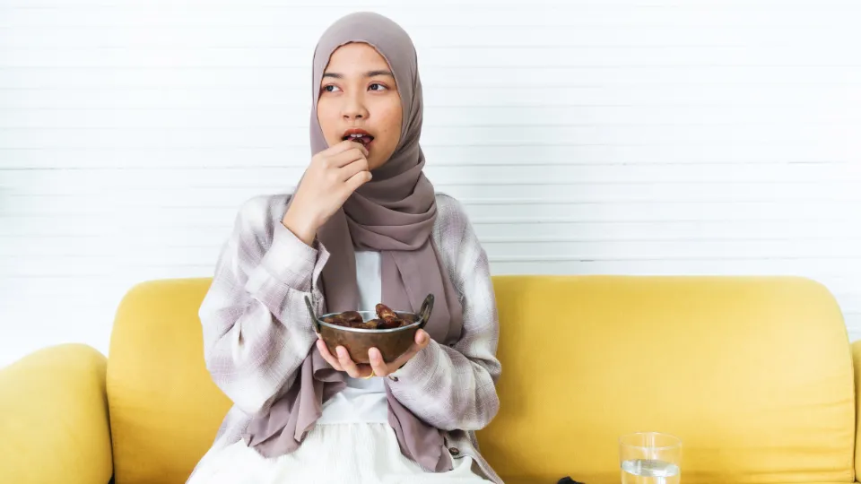 apakah makan membatalkan wudhu