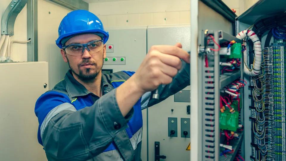 Distributor Panel Listrik